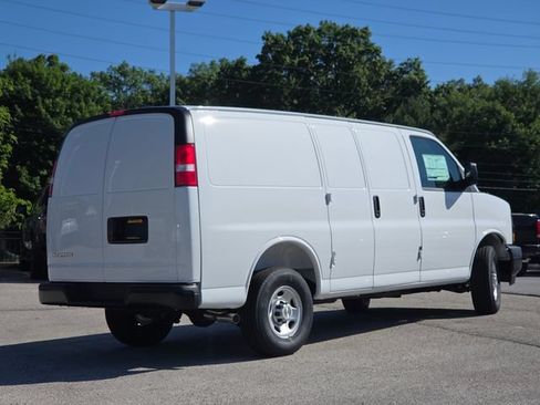 New 2026 Chevrolet Express 2500 w/ Driver Convenience Package RWD image 12