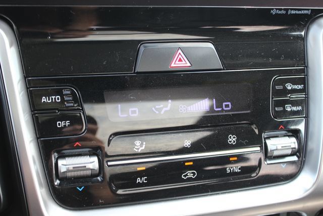 Used 2023 Kia Sorento S w/ Panoramic Sunroof Package AWD/4WD image 9
