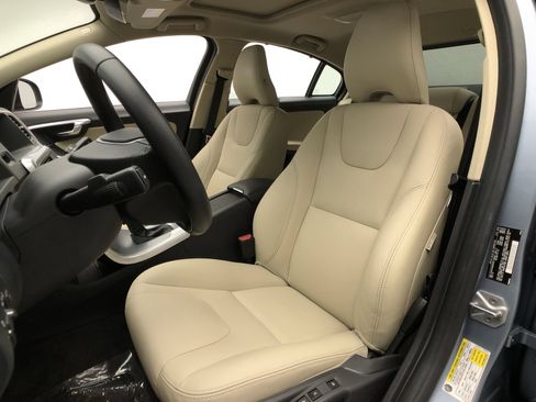 Used 2017 Volvo S60 T5 Inscription w/ Convenience Package AWD/4WD image 6