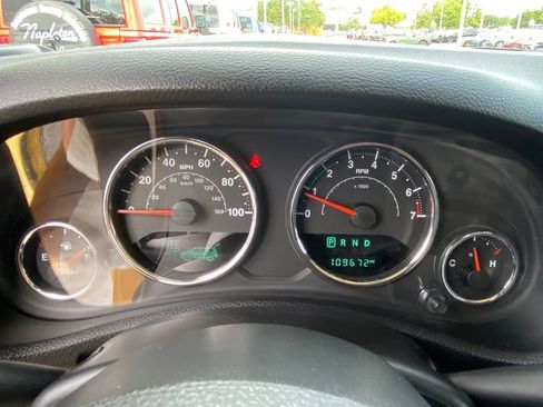 Used 2015 Jeep Wrangler Sahara w/ Connectivity Group AWD/4WD image 20