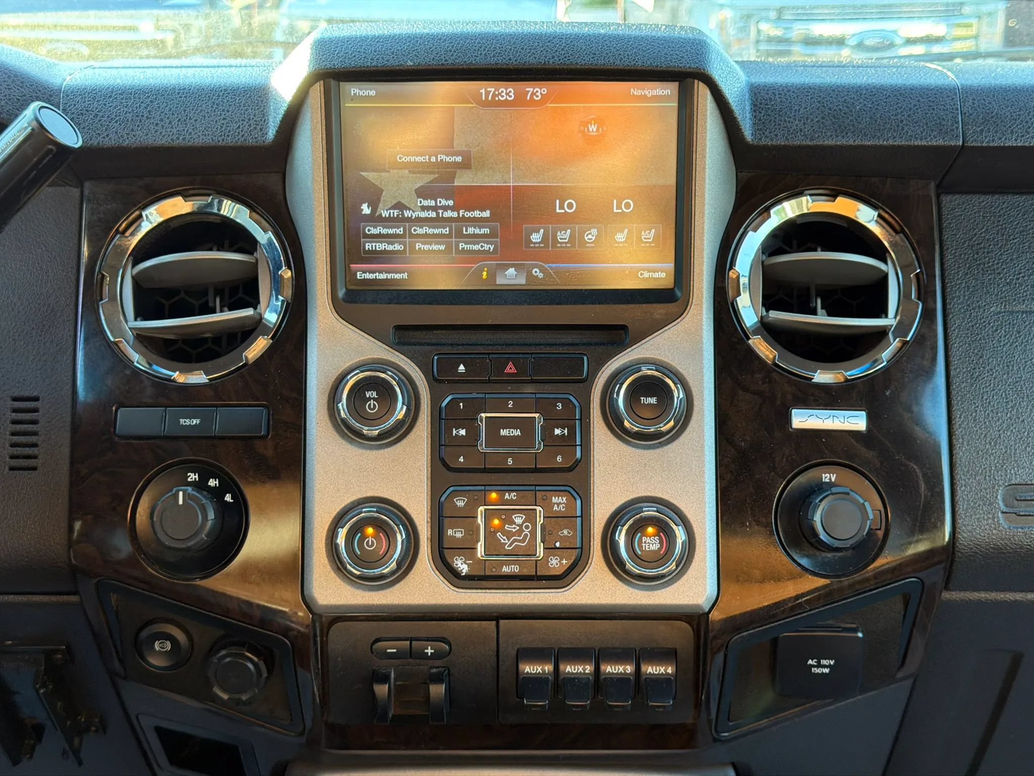 Used 2015 Ford F350 Platinum AWD/4WD image 30