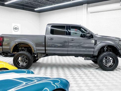 Used 2017 Ford F250 Platinum w/ Platinum Ultimate Package AWD/4WD image 6