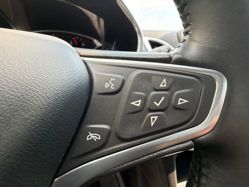 Used 2022 Chevrolet Equinox LT AWD/4WD image 16