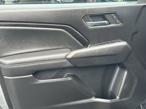 Used 2023 Chevrolet Colorado LT w/ LT Convenience Package II AWD/4WD image 14