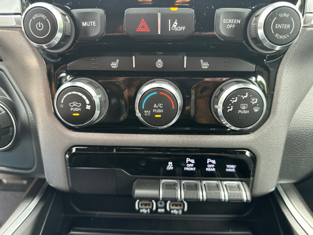 Used 2025 RAM 1500 Big Horn AWD/4WD image 32