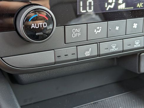 Used 2026 Subaru Outback Premium AWD/4WD image 31