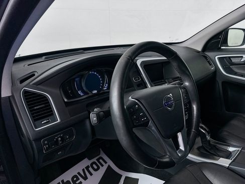 Used 2016 Volvo XC60 T6 Platinum w/ Protection Package AWD/4WD image 9