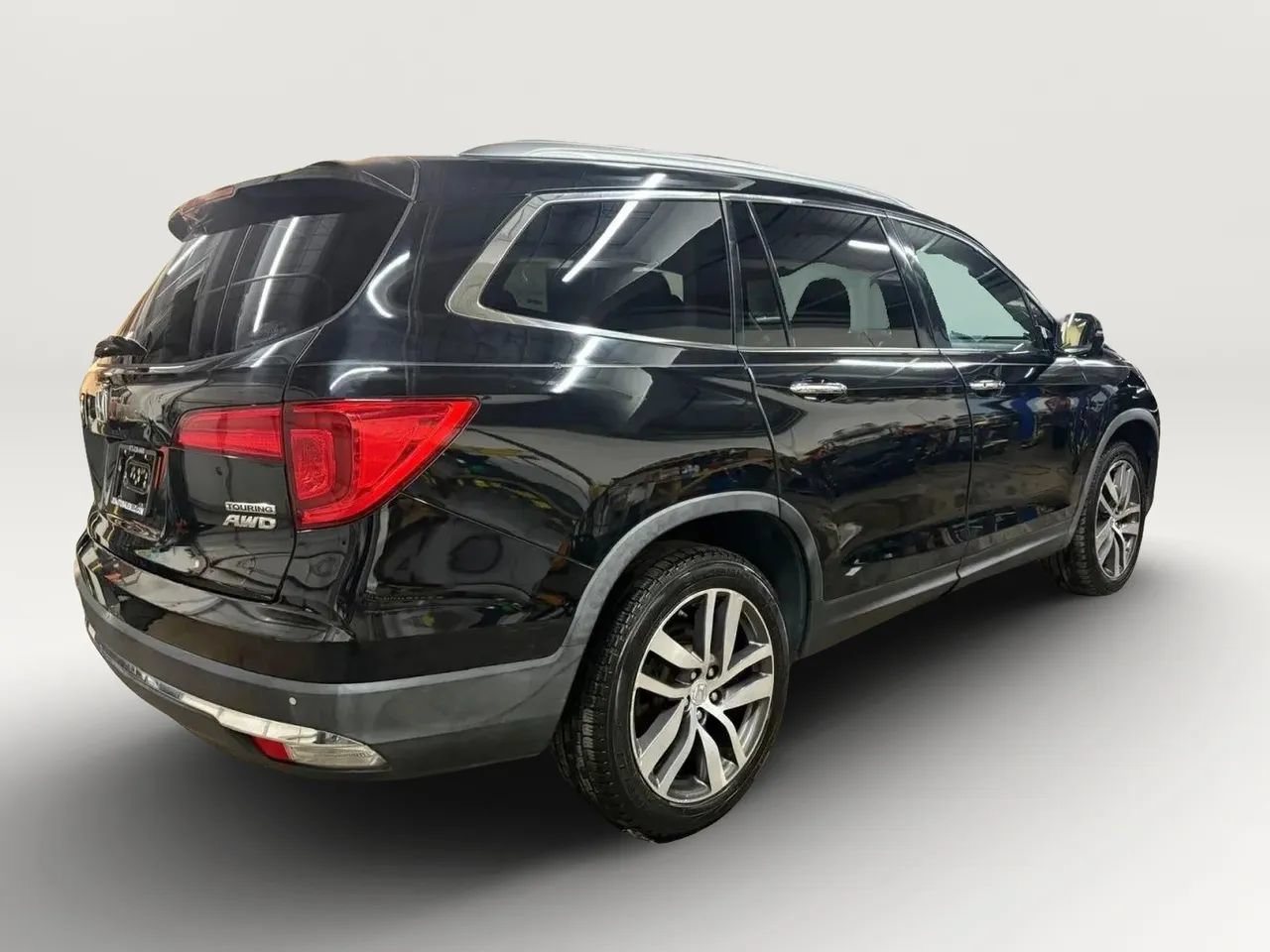 Used 2016 Honda Pilot Touring image 8