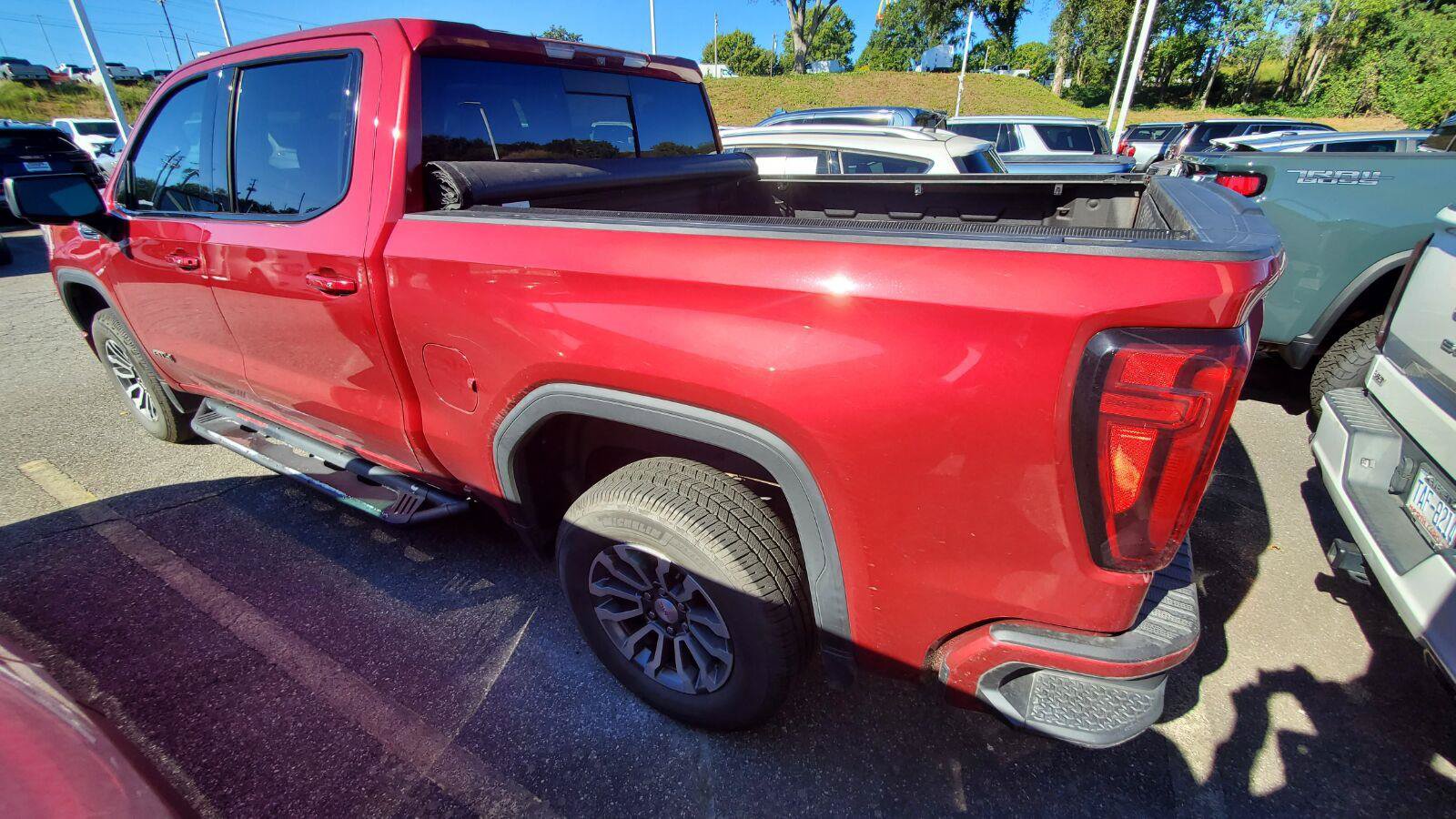 Used 2019 GMC Sierra 1500 AT4 w/ AT4 Premium Package AWD/4WD image 8