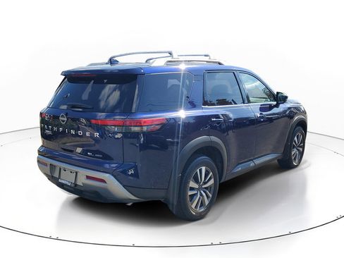 Used 2024 Nissan Pathfinder SL image 2