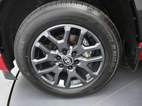 Used 2025 Toyota Sequoia Platinum AWD/4WD image 46