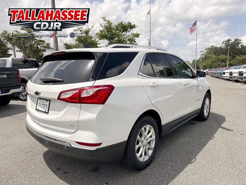Used 2018 Chevrolet Equinox LT w/ Sun & Infotainment Package FWD image 3