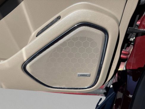 Used 2017 GMC Yukon SLT w/ Premium Edition image 24