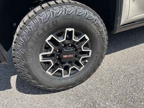 New 2026 GMC Sierra 2500 AT4X AWD/4WD image 11