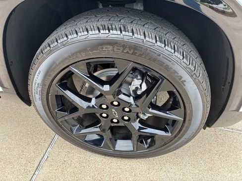 New 2026 Chevrolet Traverse RS w/ LPO, Floor Liner Package FWD image 3