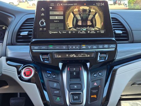 Used 2025 Honda Odyssey Elite image 18