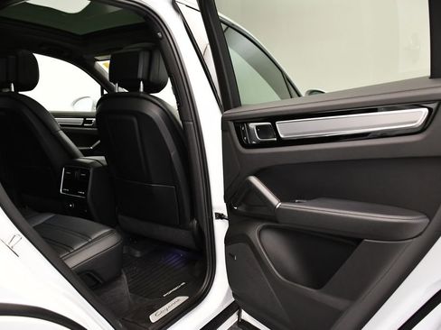 Used 2023 Porsche Cayenne S image 55