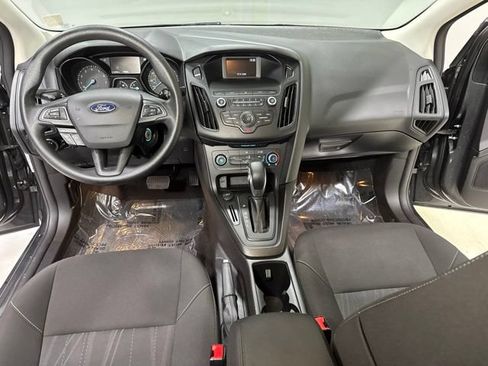 Used 2018 Ford Focus SE FWD image 13