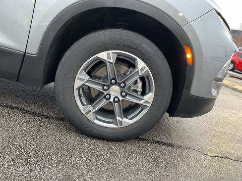 Used 2025 Chevrolet Blazer LT image 11