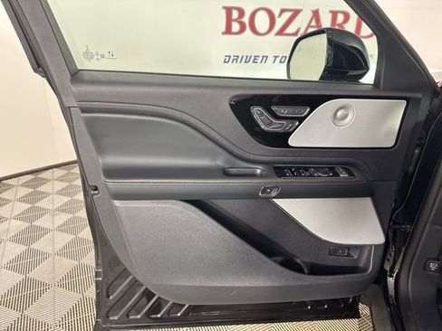 New 2025 Lincoln Aviator Reserve w/ Luxury Package image 15