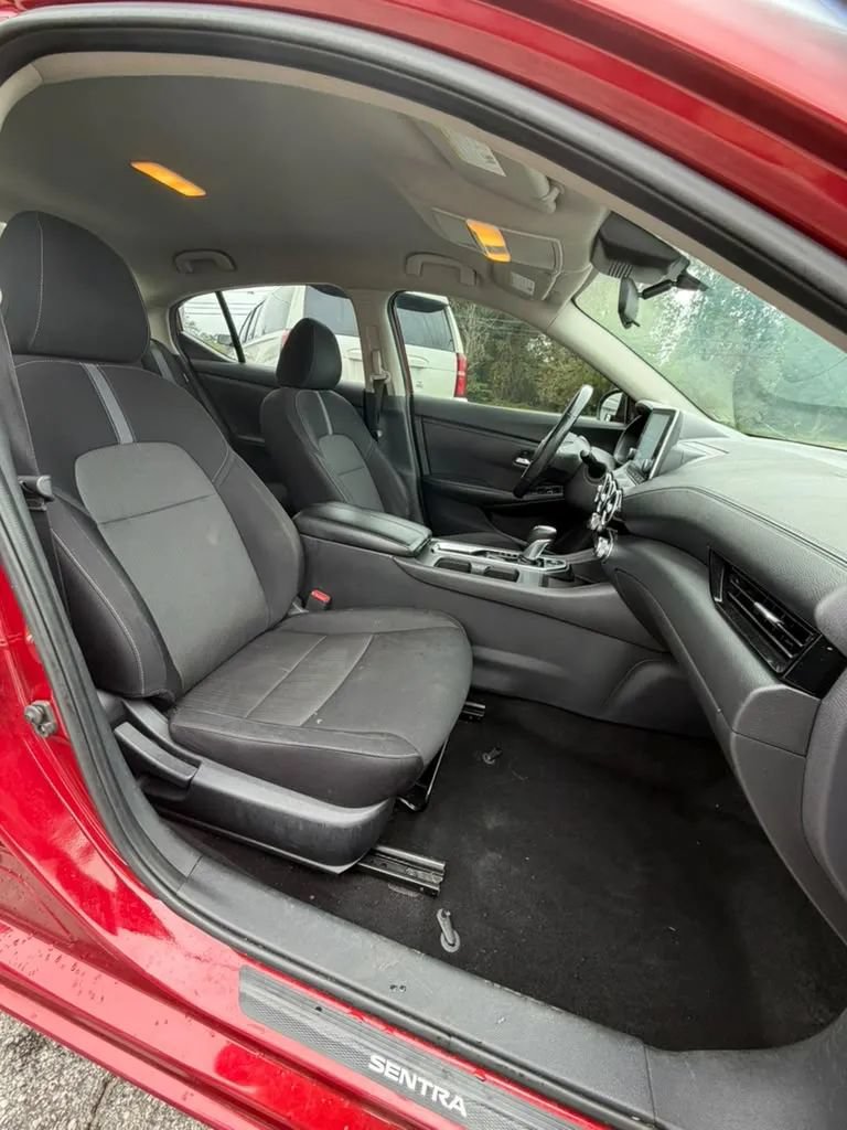 Used 2021 Nissan Sentra SV FWD image 14