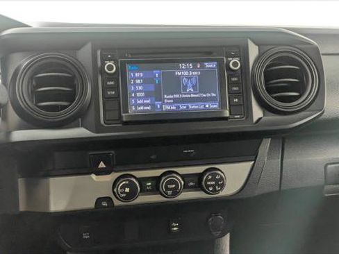 Used 2019 Toyota Tacoma SR w/ SR Convenience Package image 27