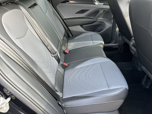 New 2026 Volkswagen Tiguan SE FWD image 9