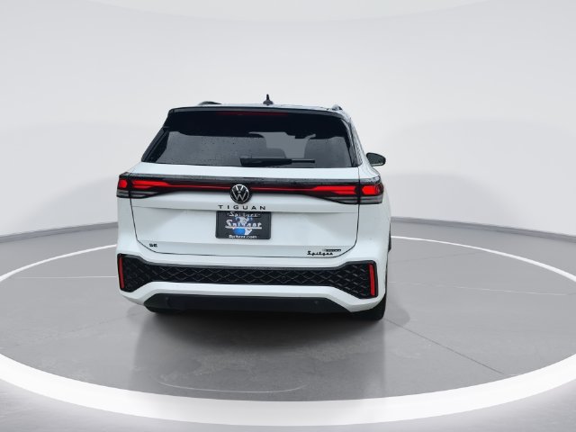 New 2026 Volkswagen Tiguan SE R-Line AWD/4WD image 11