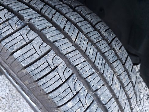 Used 2018 Ford Explorer XLT w/ Equipment Group 202A image 84