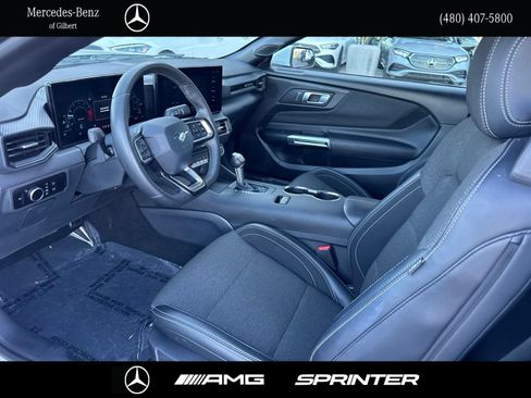 Used 2025 Ford Mustang Convertible RWD image 9