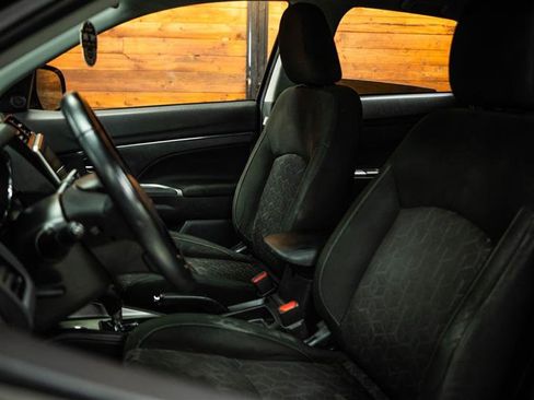 Used 2021 Mitsubishi Outlander Sport LE image 9