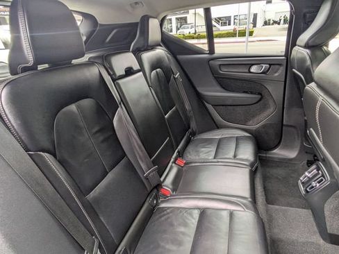 Certified 2023 Volvo XC40 B5 Plus w/ Protection Package Premier AWD/4WD image 28