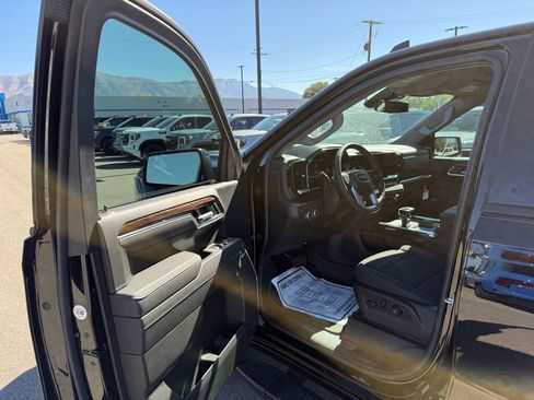 New 2025 GMC Sierra 1500 Elevation image 10