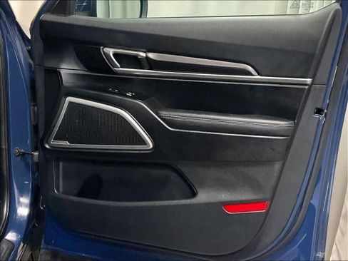 Used 2024 Kia Telluride S w/ S Sunroof Package image 12