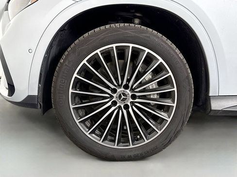 Used 2024 Mercedes-Benz GLC 300 4MATIC w/ AMG Line image 31