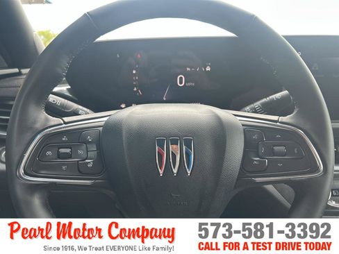 Certified 2025 Buick Envista Preferred w/ Convenience I Package FWD image 13