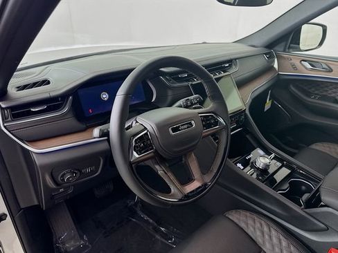 New 2025 Jeep Grand Cherokee Summit w/ Obsidian Package image 9