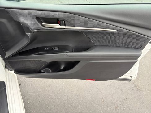 Used 2025 Toyota Camry SE FWD image 27