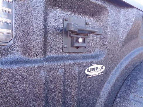 Used 2017 Ford F250 Lariat w/ Lariat Value Package image 13