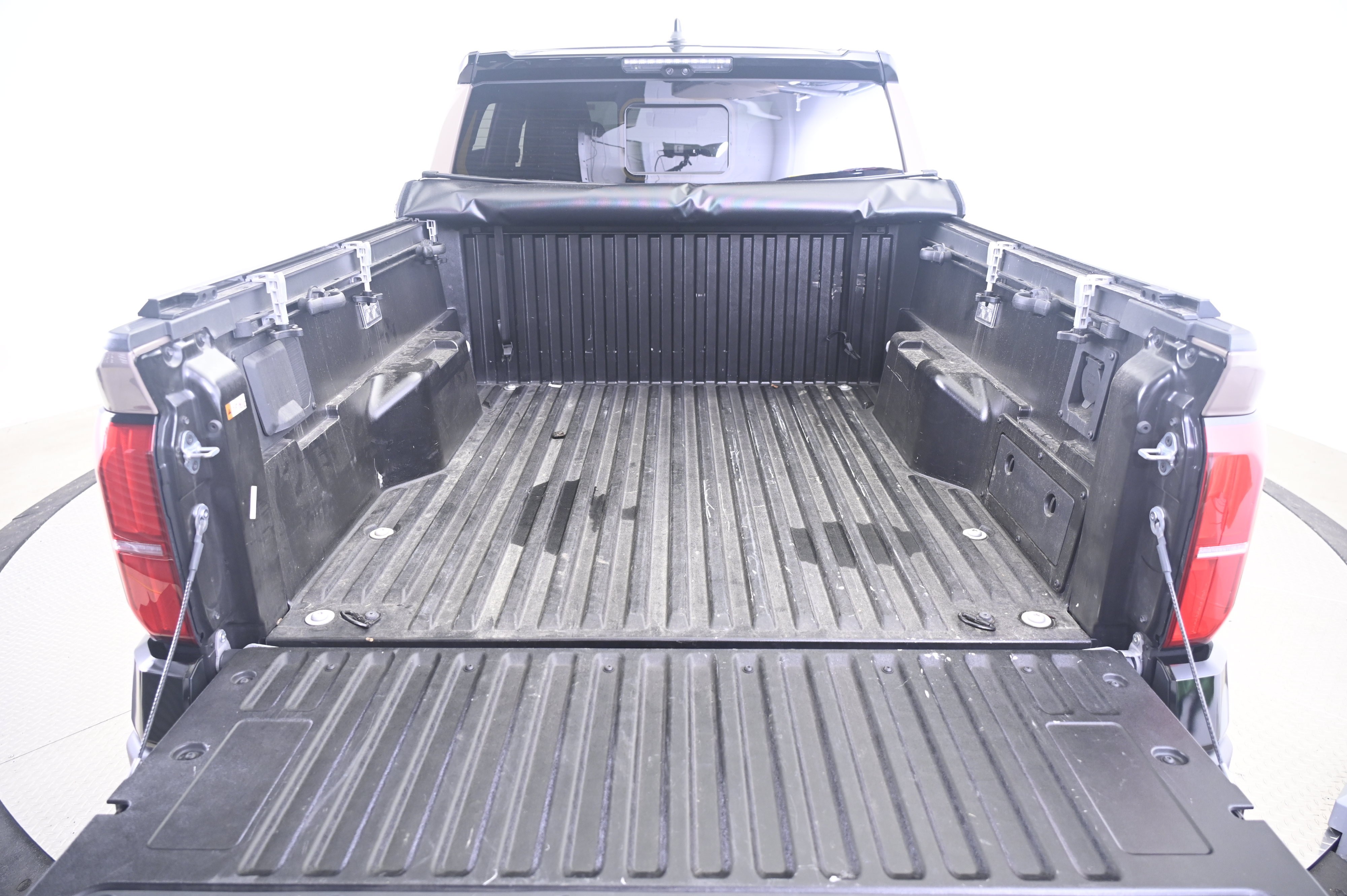 Used 2025 Toyota Tacoma TRD Pro AWD/4WD image 15