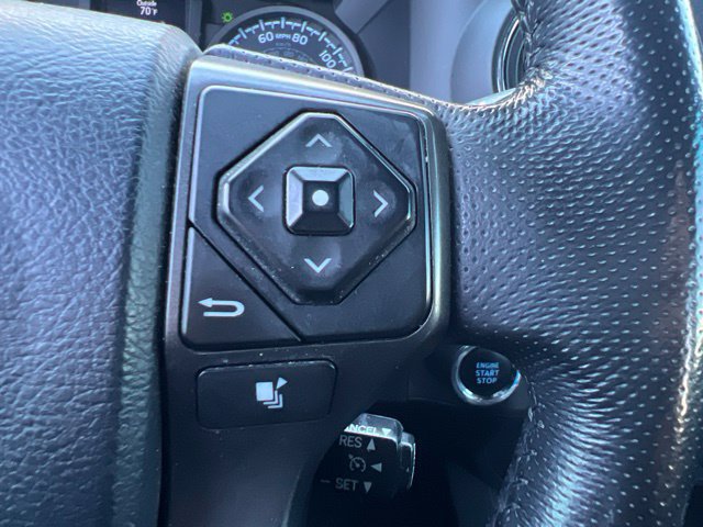 Used 2016 Toyota Tacoma TRD Off-Road w/ Premium & Technology Package AWD/4WD image 26