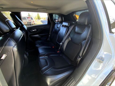 Certified 2021 Jeep Cherokee Latitude Plus AWD/4WD image 26
