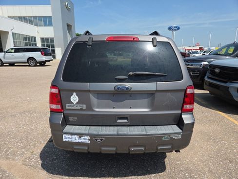 Used 2011 Ford Escape XLT AWD/4WD image 4