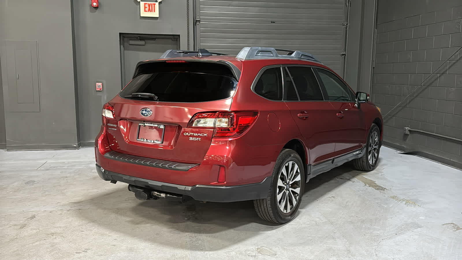 Used 2016 Subaru Outback 3.6R Limited AWD/4WD image 4