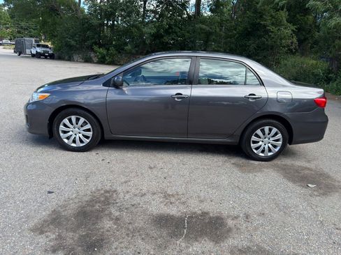 Used 2013 Toyota Corolla LE FWD image 8