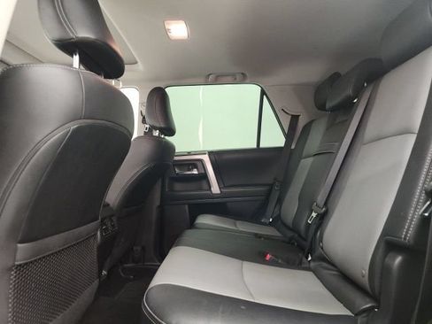 Used 2022 Toyota 4Runner SR5 Premium w/ Moonroof Package AWD/4WD image 10