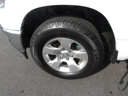 Used 2020 RAM 1500 Big Horn AWD/4WD image 10