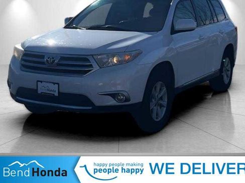 Used 2013 Toyota Highlander SE image 1