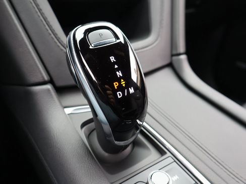 Certified 2025 Cadillac XT5 Premium Luxury image 26