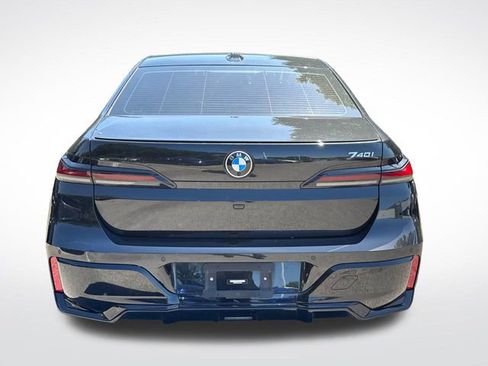 Used 2023 BMW 740i w/ Parking Assistance Package RWD image 4
